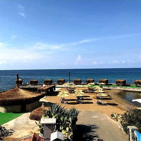 Celebrity Hotel Lapithos  Exterior photo