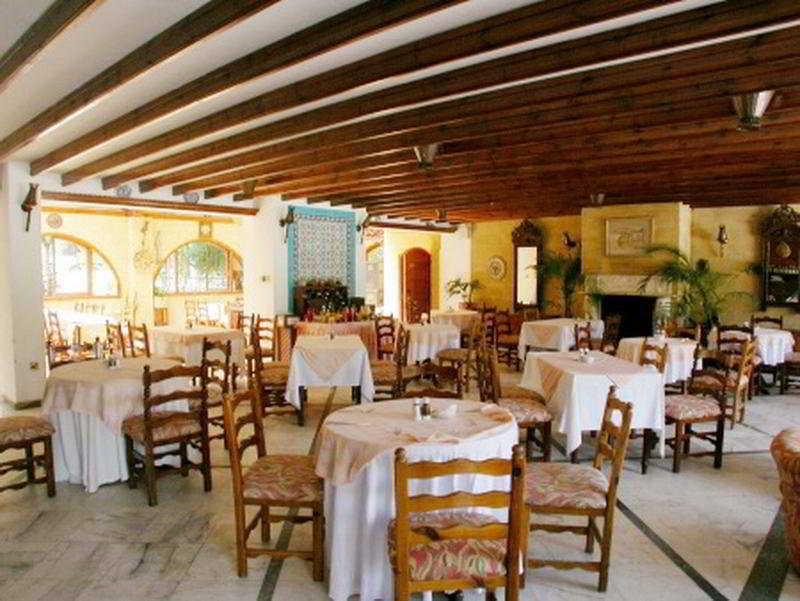 Celebrity Hotel Lapithos  Exterior photo