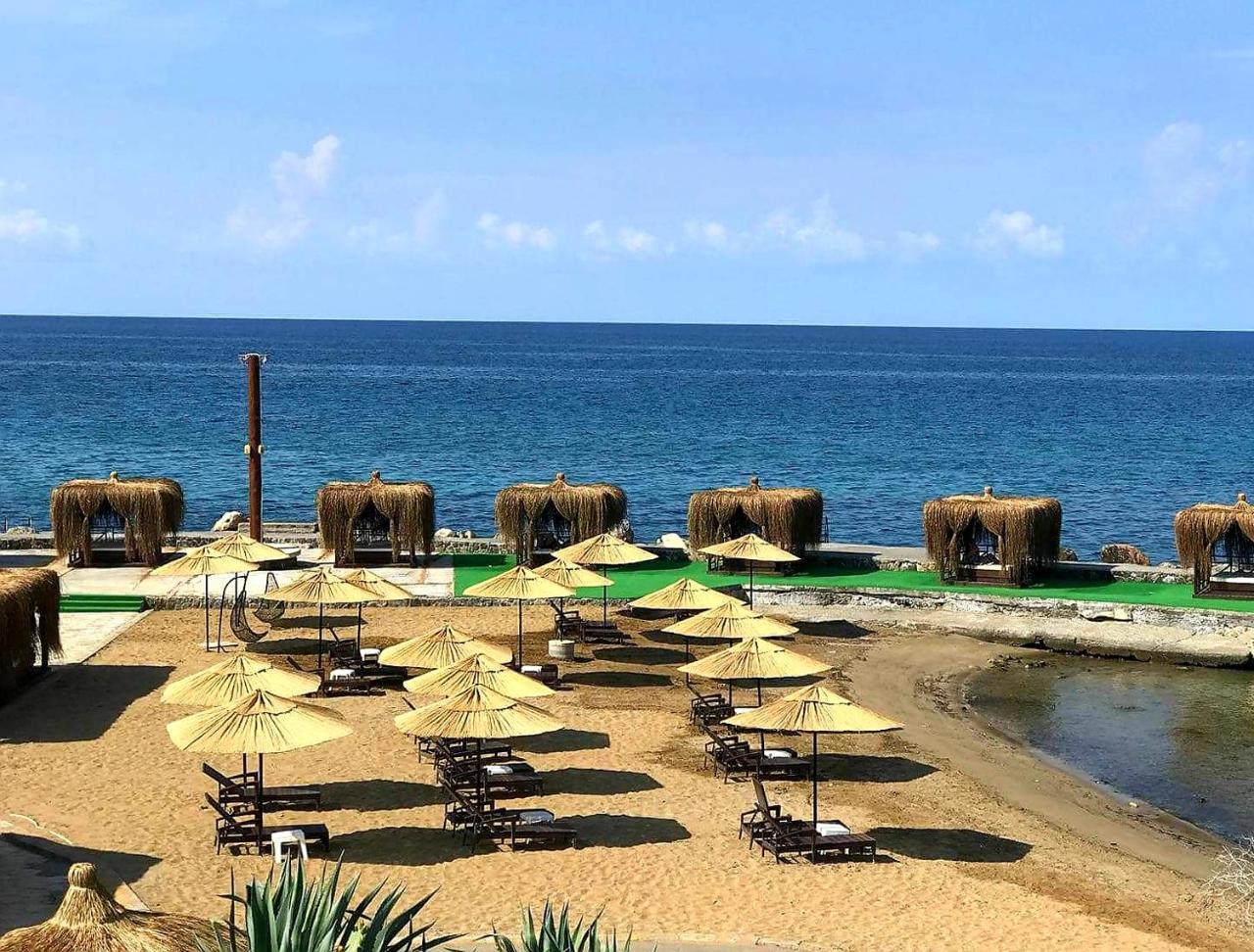 Celebrity Hotel Lapithos  Exterior photo