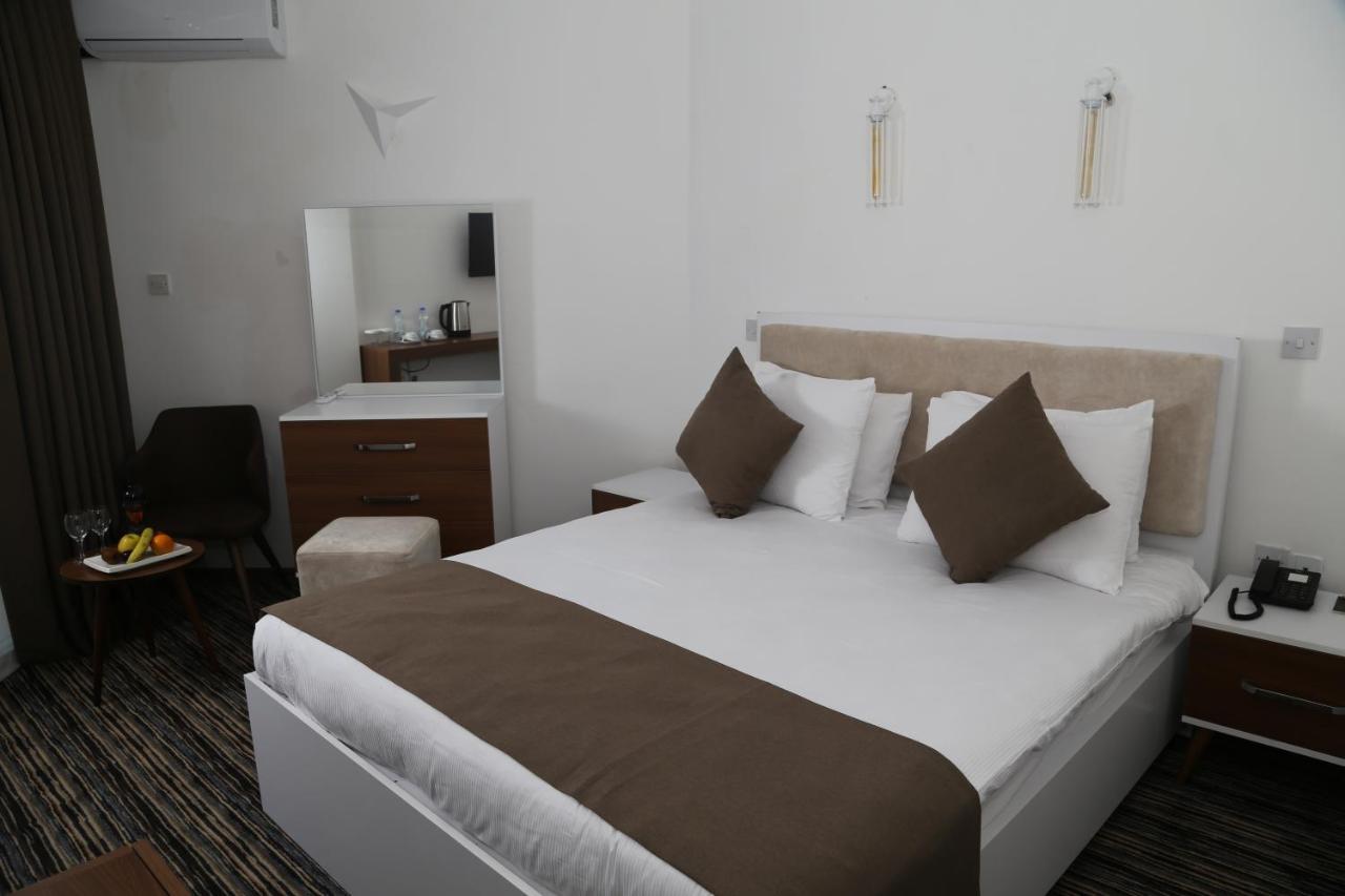 Celebrity Hotel Lapithos  Exterior photo