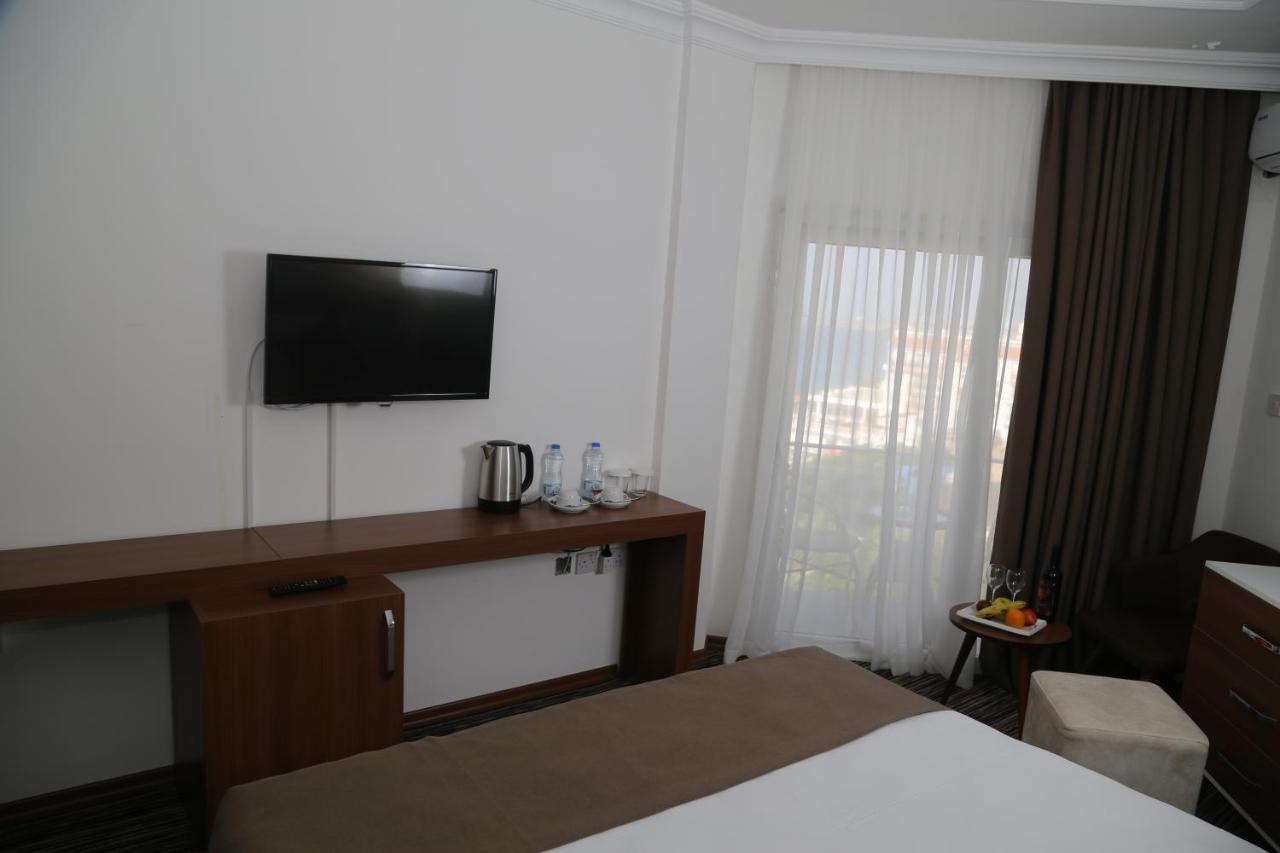 Celebrity Hotel Lapithos  Exterior photo