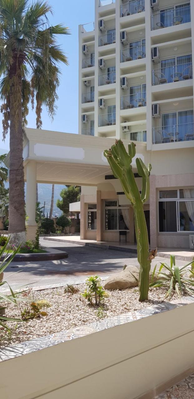 Celebrity Hotel Lapithos  Exterior photo